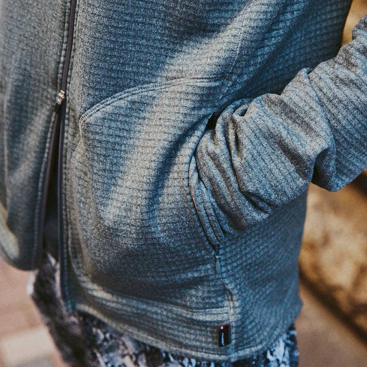 charbon / POLARTEC POWER GRID ZIP UP HOODIE GREY