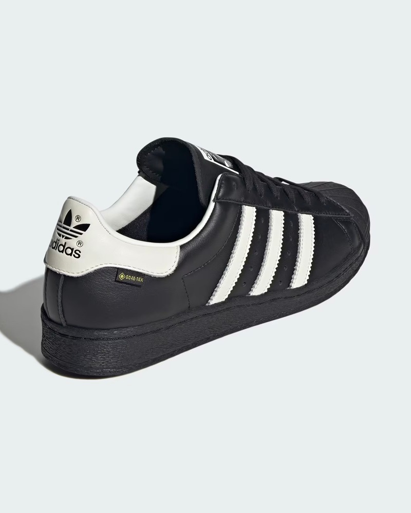 ずー adidas 26FW】SUPERSTAR 82 GTX for Japan (Core Black / Off White