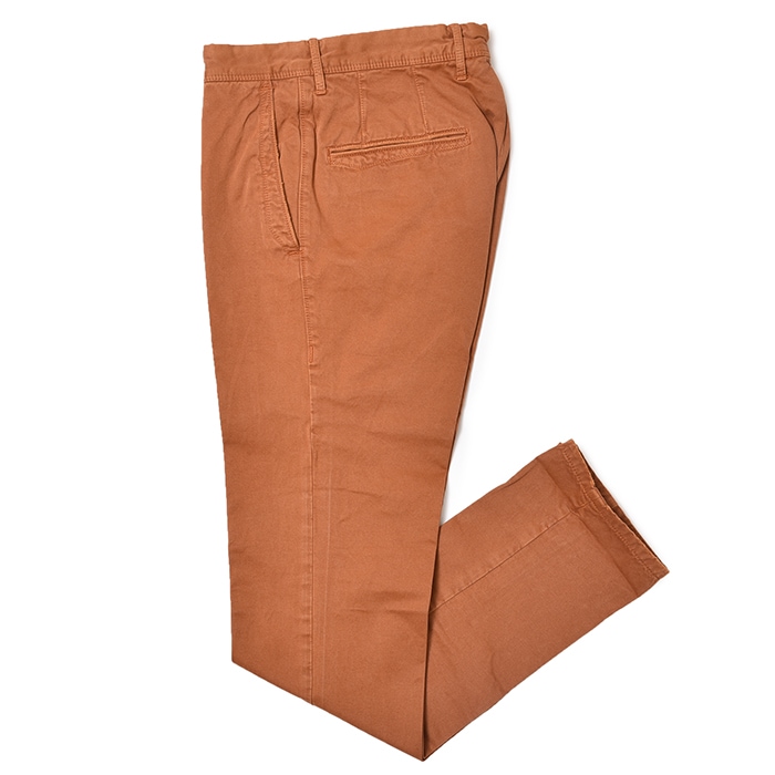 【40%OFF】INCOTEX（インコテックス）<br>ガーメントダイコットンツイルソリッドテーパードチノ 1ST60340324-648 13132014035