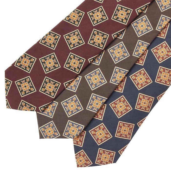 【40%OFF】Drake's（ドレイクス）<br>シルクエンブレムプリントタイ 18527 18282205061