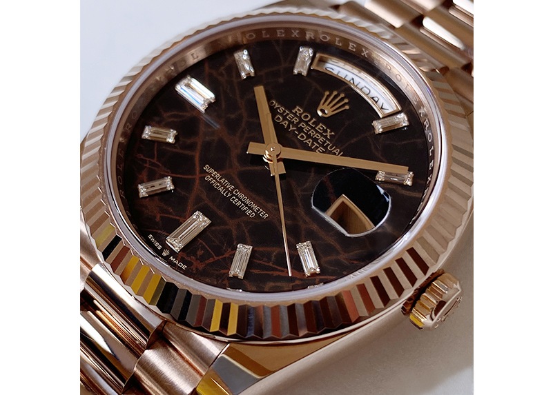よ様確認用 ロレックス デイデイト 40 18 ct エバーローズゴールド、M228235
