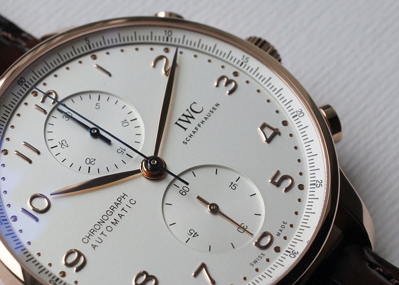 y*3様 稼働　IWC シャフハウゼン　自動巻き時計 シルバー文字盤 IWCシャフハウゼン初の全面夜光ダイアルを採用した「パイロット