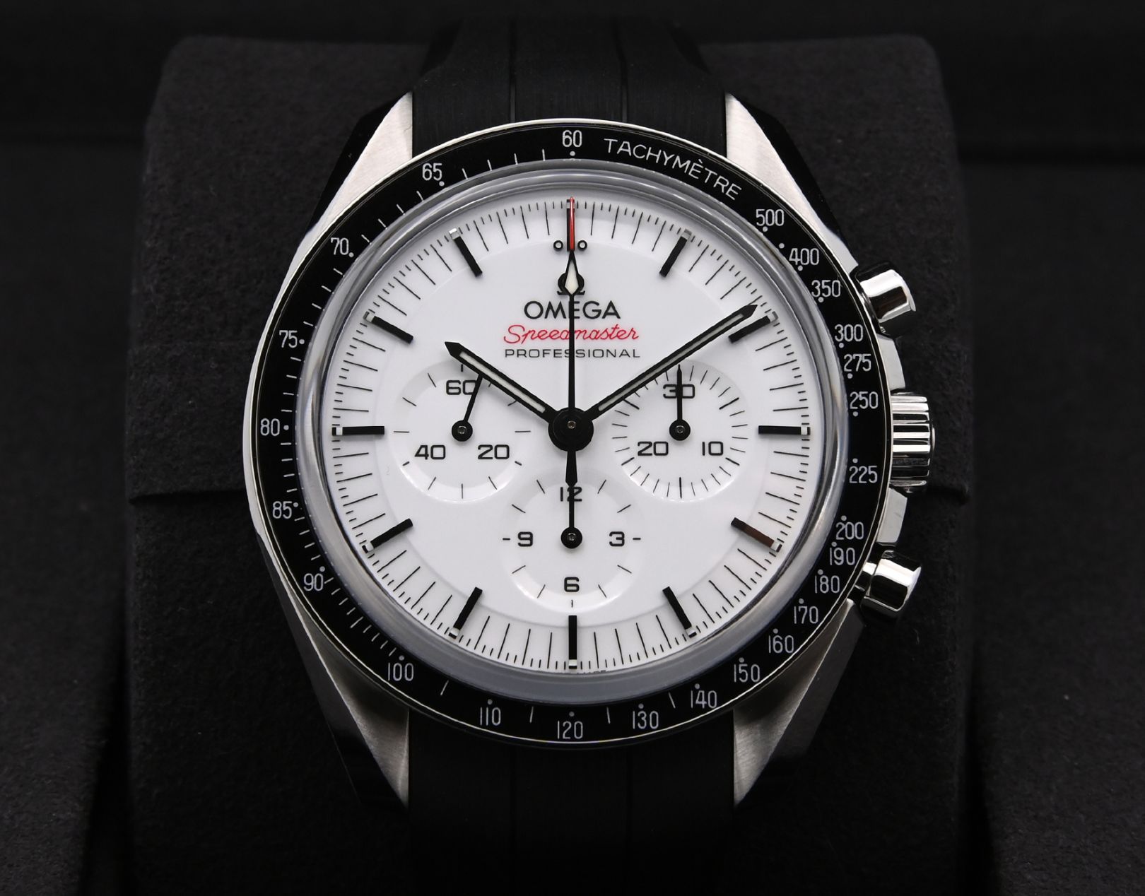 オメガ Speedmaste﻿r　ムーンウォッチ プロフェッショナ﻿ル　42mm Speedmaster ムーンウォッチ プロフェッショナル 42 mm