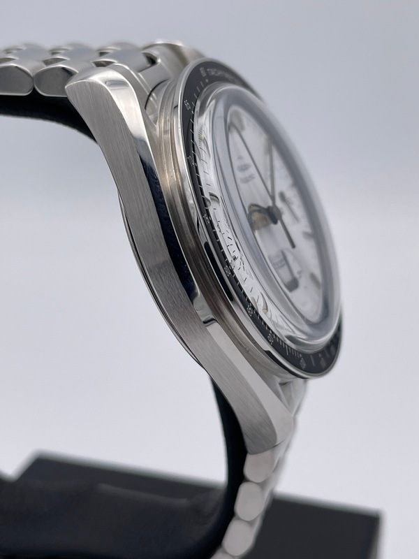 OMEGA スピードマスター オートマティック 白文字盤 丸井限定モデル OMEGA スピードマスター オートマティック 白文字盤 丸井限定モデル