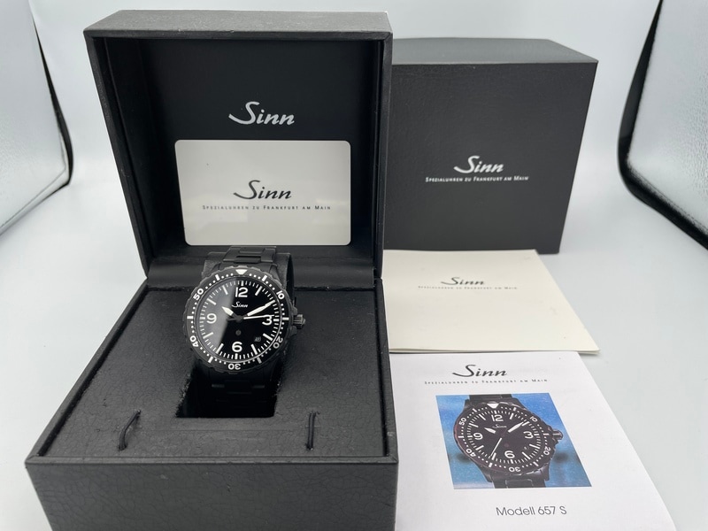 Sinn 657 自動巻き時計 パイロットウォッチ ブラック ベゼル文字盤無し Sinn 657 自動巻き時計 パイロットウォッチ ブラック ベゼル文字