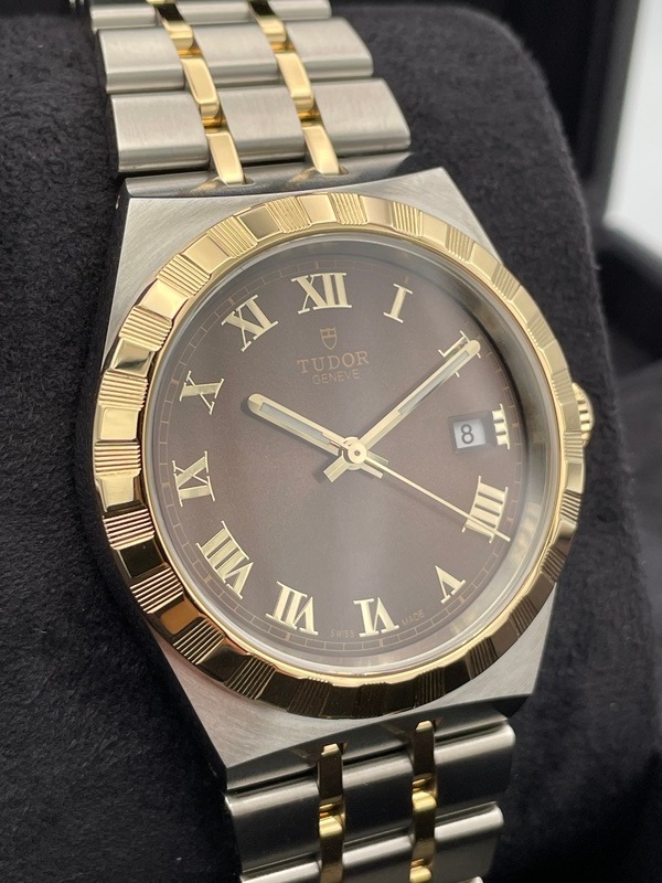 TUDOR ロイヤル 38mm チョコレートブラウン文字盤 Ref.M28503-0007 