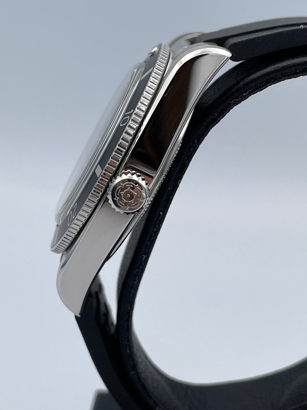 TUDOR ブラックベイ 54 ラバーストラップ Ref.M79000N-0002 中古