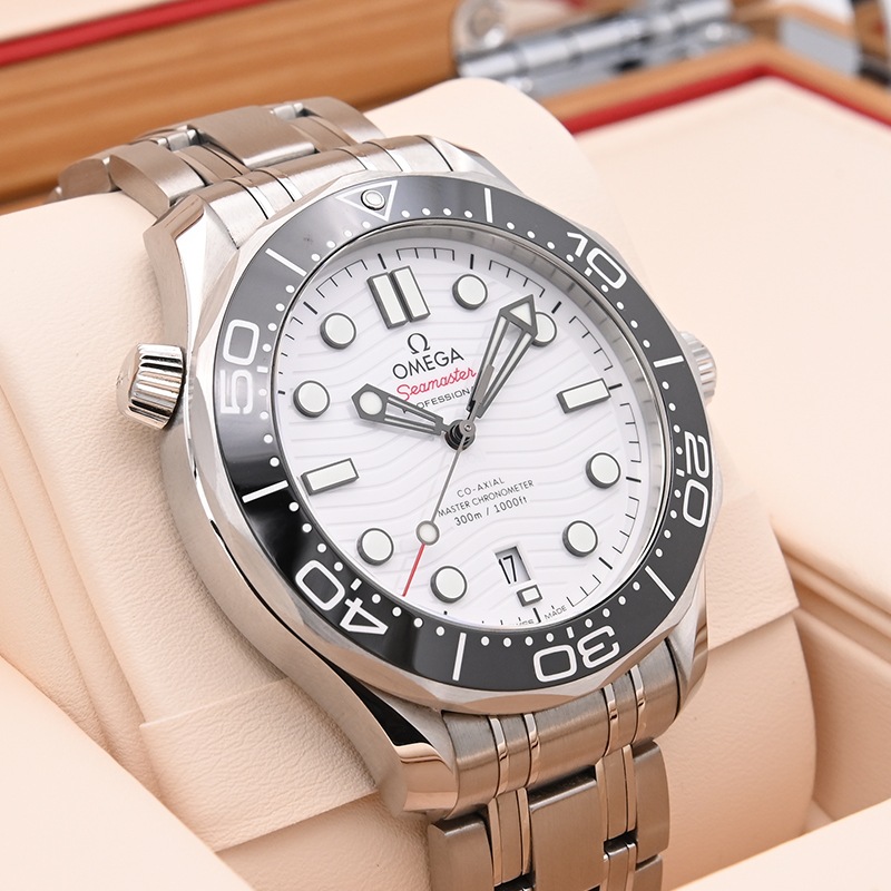 OMEGA シーマスター ダイバー 300M 42mm ホワイト文字盤 Ref.210.32