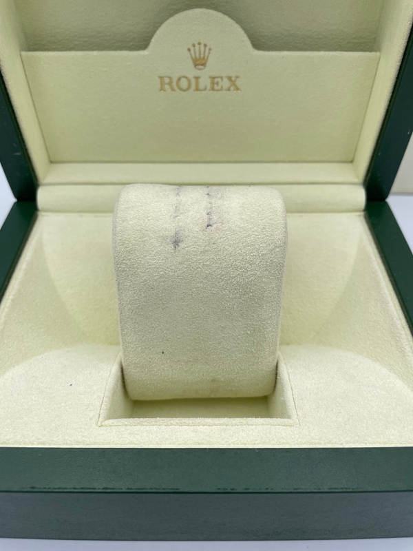 ROLEX エクスプローラーⅡ Ref.16570 黒文字盤 (シリアル-M番) 中古品