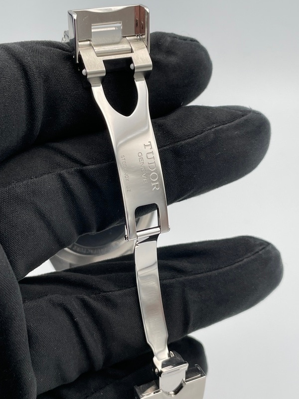 TUDOR ブラックベイ 58 黒文字盤 Ref.79030N 中古品通販｜CLARITY