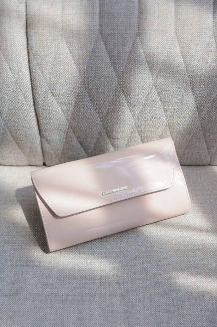 CHANEL ベージュ エナメル パーティーバッグ niana パーティー ハンドバッグ パーティーバッグ サテン メタル