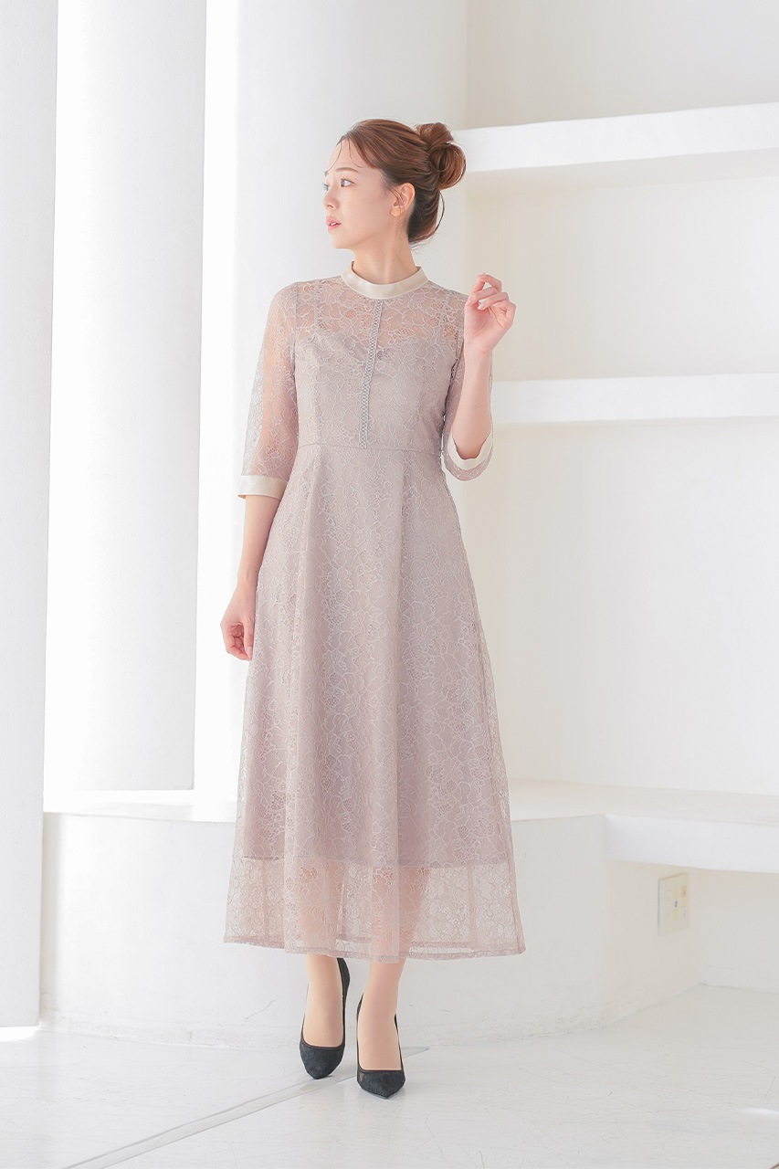 レースとサテンのベージュドレス サテンドッキングオケージョンレースドレス ベージュ/M｜結婚式