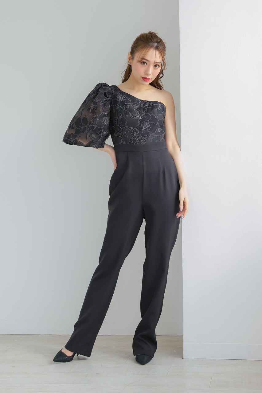 ワンショルダーバルーンスリーブジャンプスーツ｜結婚式のパーティー