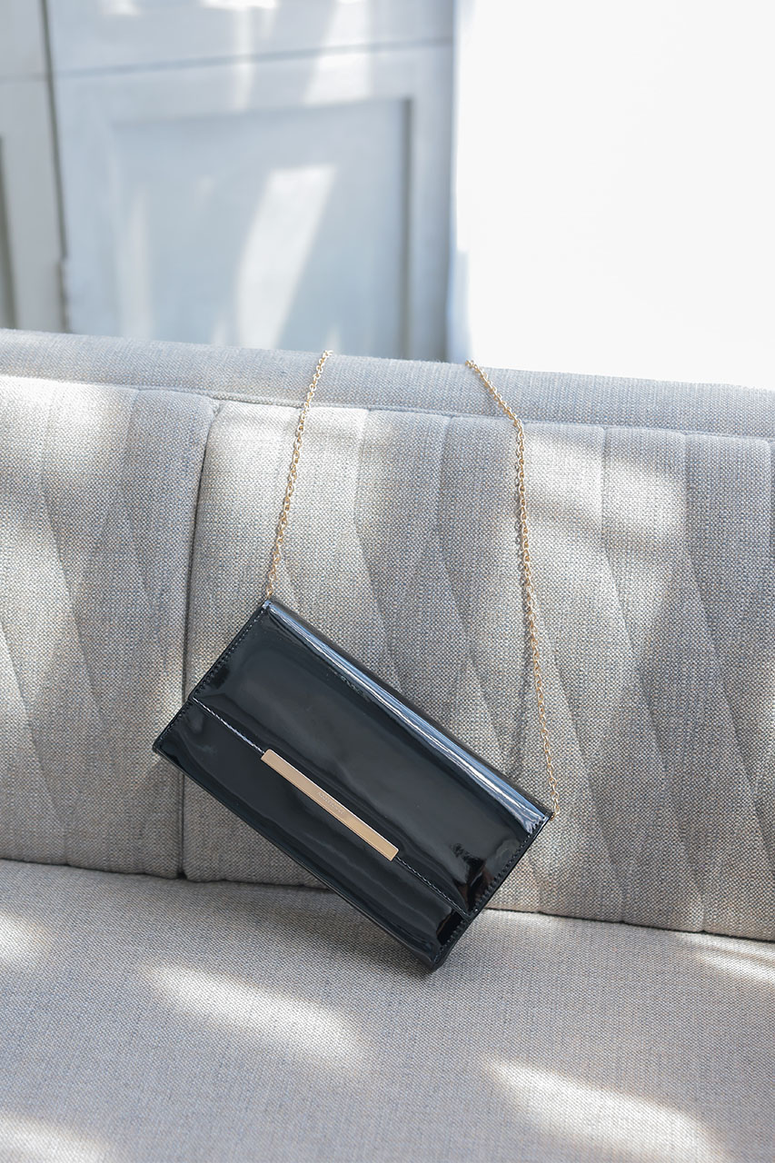 ブラックエナメルパーティーバッグ｜結婚式のパーティードレスなら