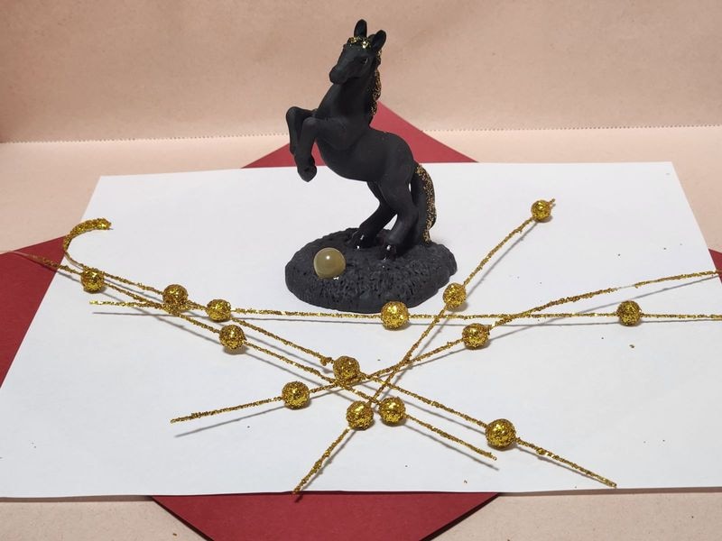 ���١���