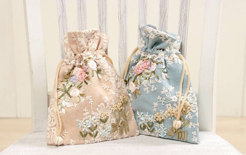 手刺繍まぁるい巾着ポーチ　ハーフリネン　和柄　すみれ 手刺繍まぁるい巾着ポーチ ハーフリネン 和柄 すみれ - メルカリ