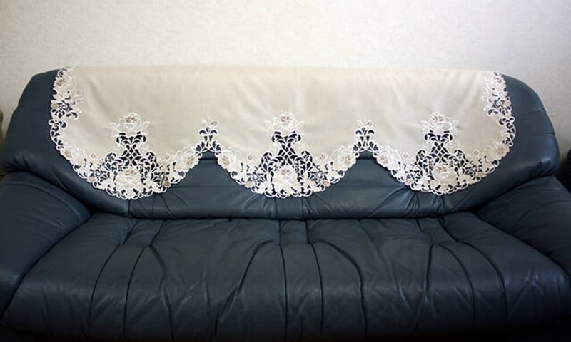 Rose Metopes カットワーク刺繍 ソファカバー（三人掛け） 約150