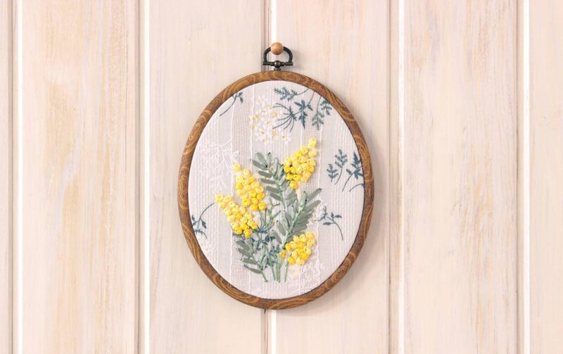mimosa リボン刺繍 ウォールデコ M 約19×15cm｜インテリアレース