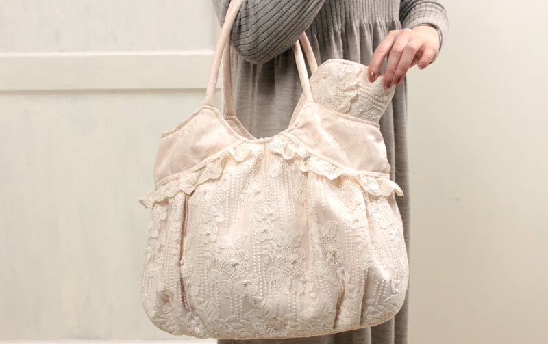 memoire チュールレース ボニートートバッグ 約32×44×15cm / アミ 