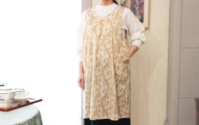 ホワイトリリー柄プリント エプロンＢ