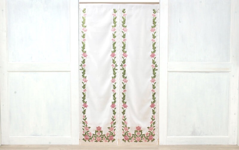 高密度カラー刺繍 のれん 約85×150cm [Almente]｜インテリアレース