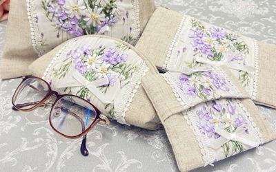 ラベンダーのリボン刺繍