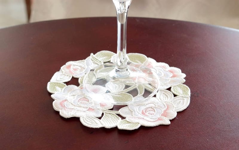 コード刺繍 コースター 約12cm [La Beaute]｜インテリアレース