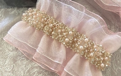 キラキラビーズのアームバンド