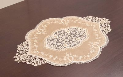 チュール＆ギュピール テーブルセンター 約30×45cm