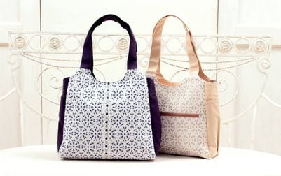 レースモチーフ ショルダーバッグ 約26×32×11cm [Tone Blanc]