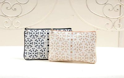 レースモチーフ フラットポーチ 約13×21cm [Tone Blanc]
