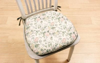 花柄プリント 紐付シートクッション 約43×45cm [Belle Heure]