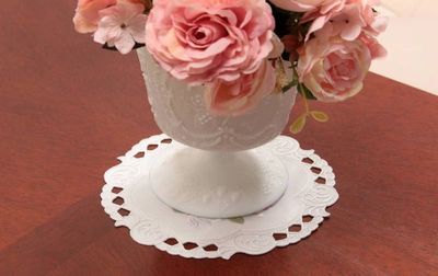 ドイリー 約20cm ピンクフラワー刺繍 [Epanouir]