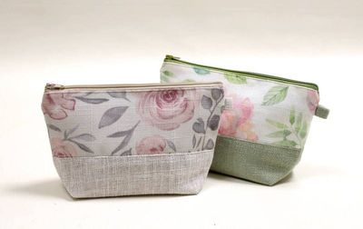 ジップポーチ ローズ柄プリント 約13×15×7cm