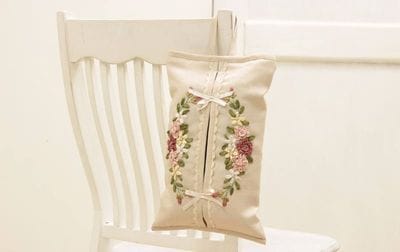 ハングティッシュボックスカバー リボン刺繍 約20×35cm [Rose Ruban]