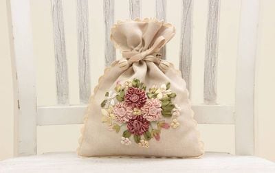 巾着 リボン刺繍 約17×22cm [Rose Ruban]