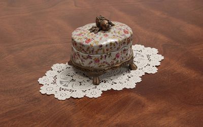 テーブルセンター ケミカルレース 綿100％ 楕円形 約18×28cm