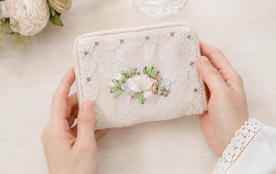 ミニティッシュケース リボン刺繍×ビーズ 約10×12cm [Elure]