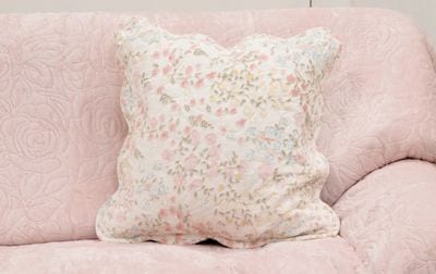 【美品】刺繍入り レース付き クッション 2個セット インテリア クッションカバー / amibrugge｜インテリアレース・テーブルクロス