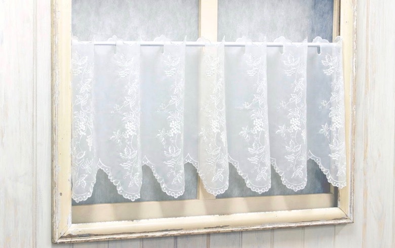 【SALE】uva+crista ぶどう柄刺繍 カフェカーテン 約135×45cm