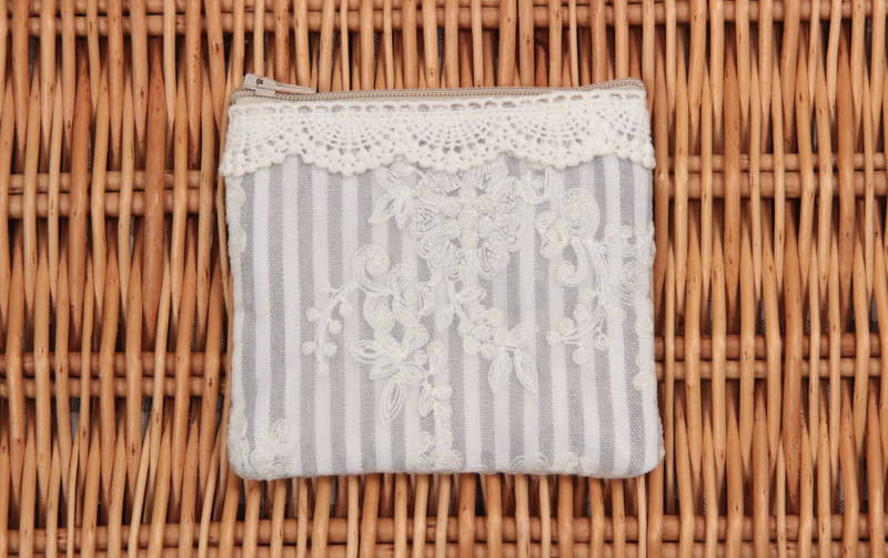 ミニティッシュポーチ ストライプ×刺繍オーガンジー 約10×12cm [Rayure Nature]