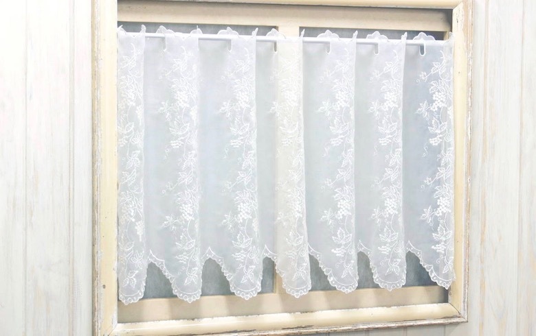 【SALE】uva+crista ぶどう柄刺繍 カフェカーテン 約135×60cm