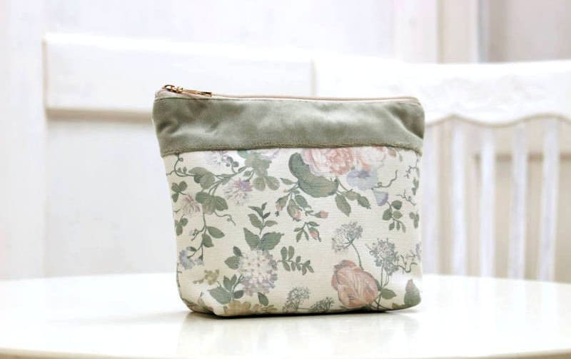 花柄プリント ジップポーチ 約18×20cm [Belle Heure]