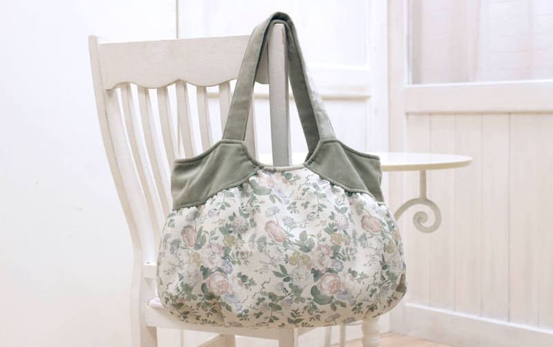 花柄プリント ボニートートバッグ 約32×44×15cm [Belle Heure]