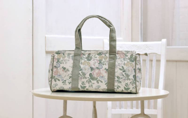 花柄プリント 横型バッグ 約35×18×13cm [Belle Heure]