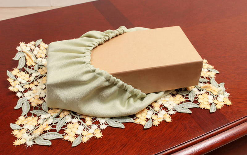 ミモザ柄ケミカルレース ティッシュボックスカバー 約12×26×11cm [un autre]