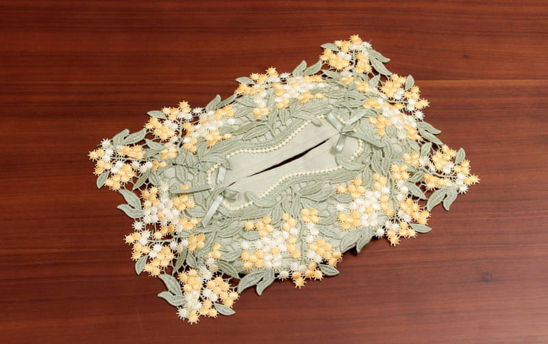 ミモザ柄ケミカルレース ティッシュボックスカバー 約12×26×11cm [un autre]