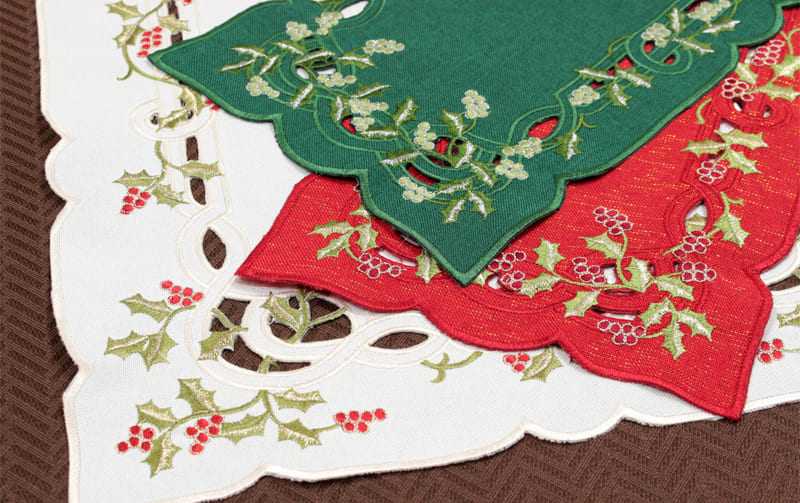 Xmas テーブルセンター ヒイラギ刺繍 約20×40cm｜インテリアレース