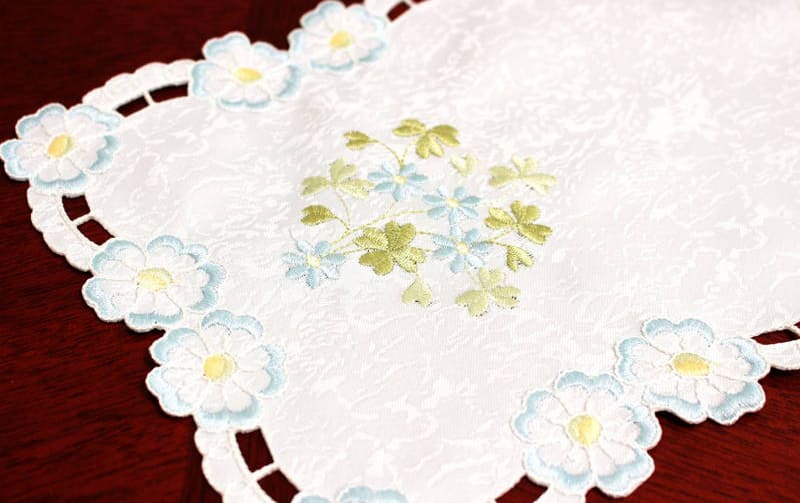 コード刺繍 テーブルセンター 約20×40cm [Epanouir]