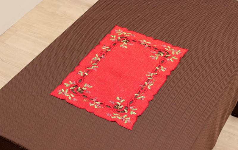Xmas テーブルセンター ヒイラギ刺繍 約35×50cm